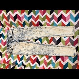 Acid wash jeans